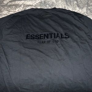BLACK ESSENTIALS T-SHIRT XL *NEW*